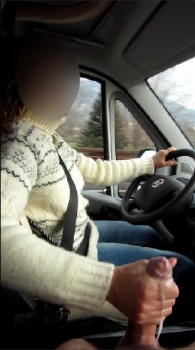 HotMalene gives me a handjob with cumshot while driving (7)