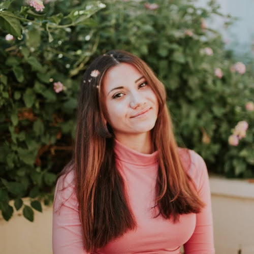 Anna Chelsea's Profile Pictures