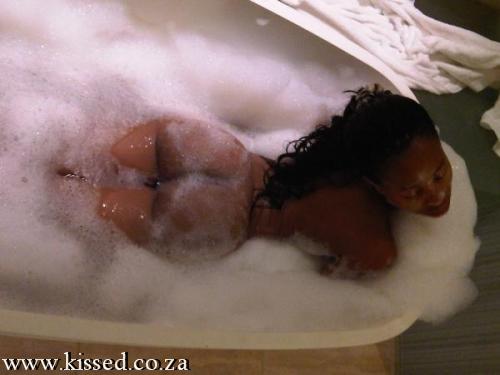 khanyi-mbau-south-african-nude