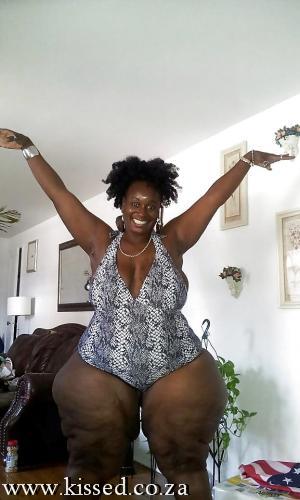 Huge black hips Badonkadonko woman