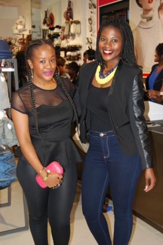 Eyadini Lounge Pussy 2